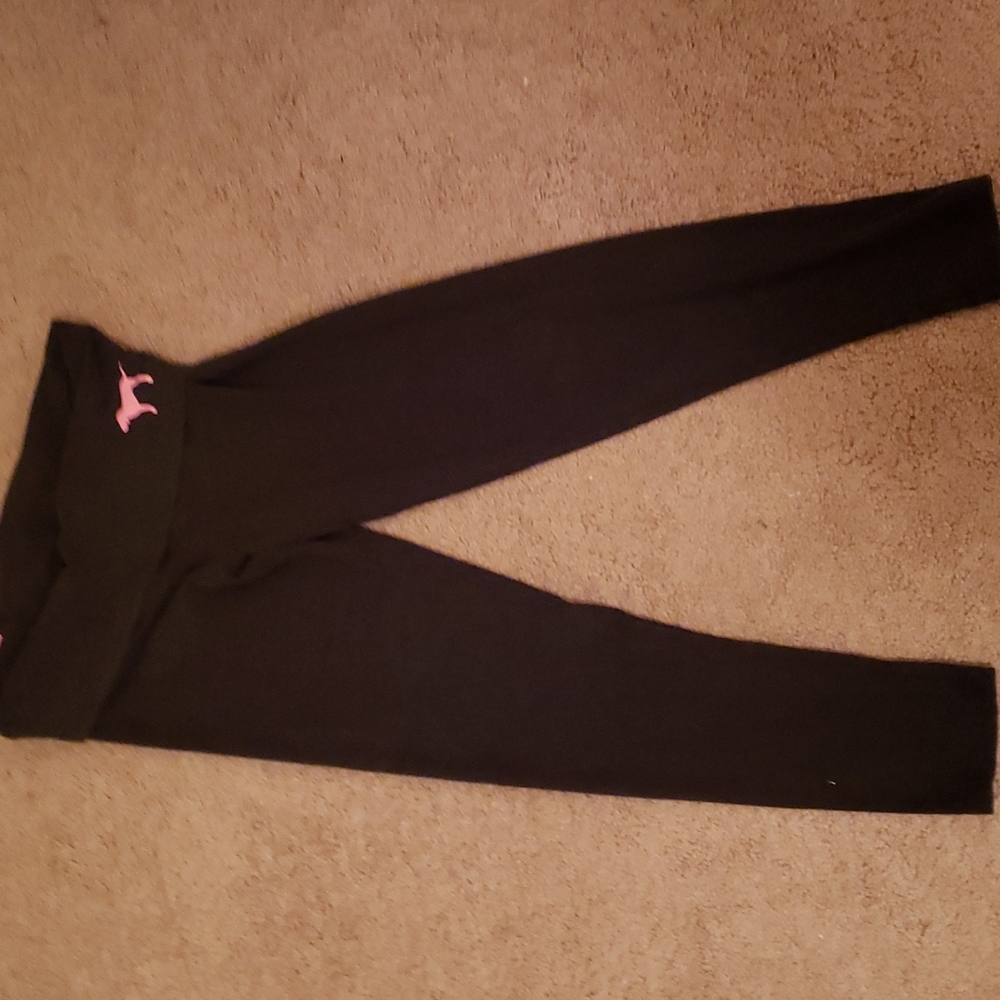 Black yoga pants leggings